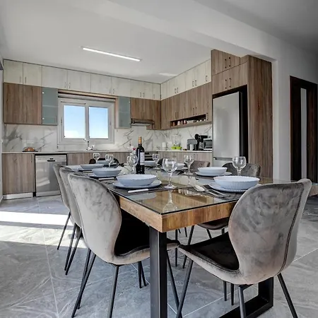 New Luxury 5eagles 5mins From Airport Βίλα